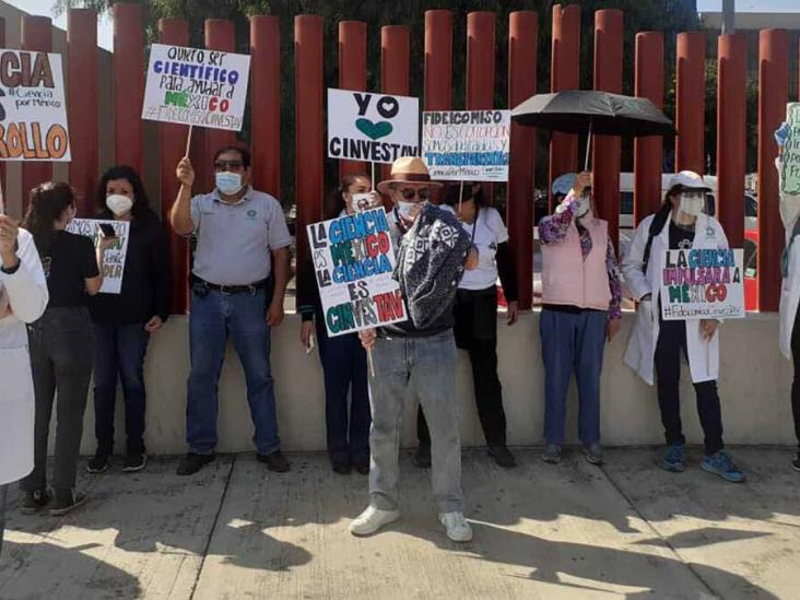Científicos se manifiestan por extinción de fideicomisos Científicos se manifiestan por extinción de fideicomisos