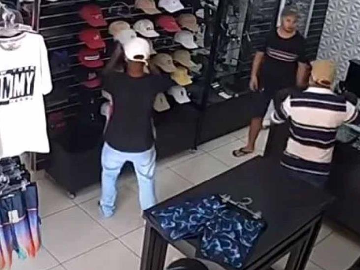 VIDEO: Dueño de tienda se defiende y asesina a tres ladrones VIDEO: Dueño de tienda se defiende y asesina a tres ladrones