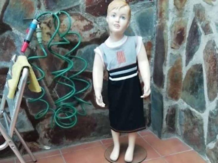 Mujer pone a la venta maniquí de niña: asegura que está poseído Mujer pone a la venta maniquí de niña: asegura que está poseído