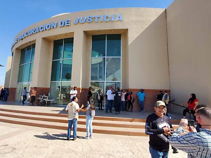 Comunicadores se manifiestan en la Fiscalía de Justicia de Sonora Comunicadores se manifiestan en la Fiscalía de Justicia de Sonora