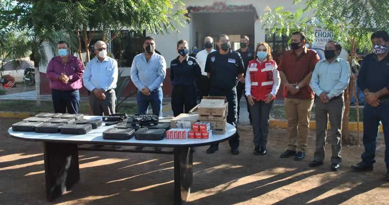 Destierra Etchojoa a los malos policías	
