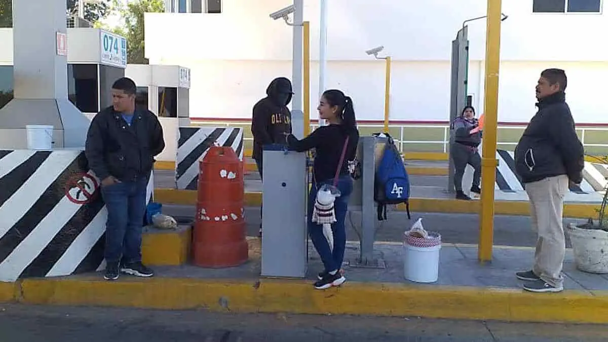 Critican recuperación de casetas de cobro