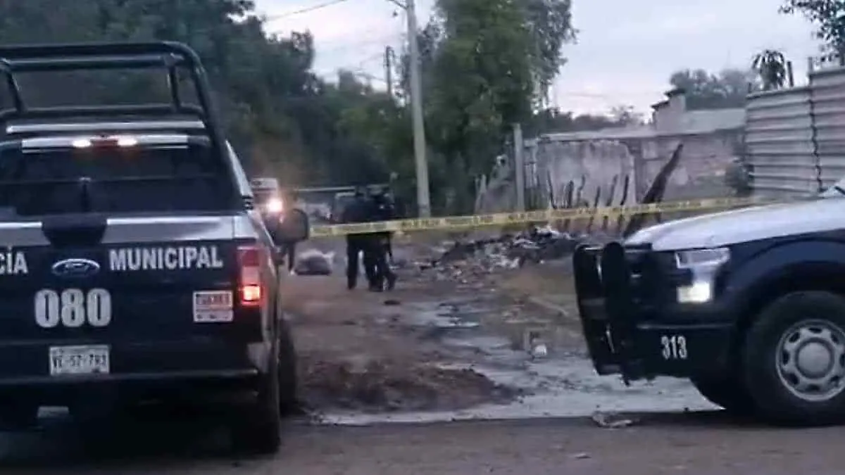Hallan restos humanos embolsados