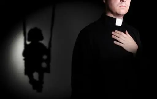 Sentencian a exsacerdote 60 años de prisión por abuso sexual