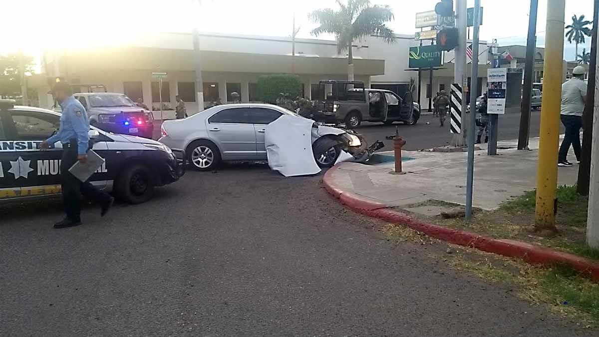 Choca patrulla de la Marina; hay 2 heridos