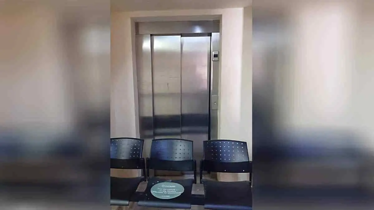 Elevador de Palacio Municipal sigue sin funcionar