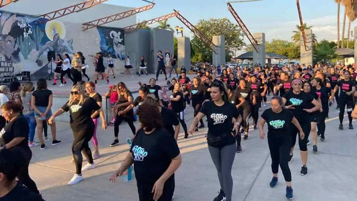 Buscadoras recaudan fondos con exitoso “Zumbatón”