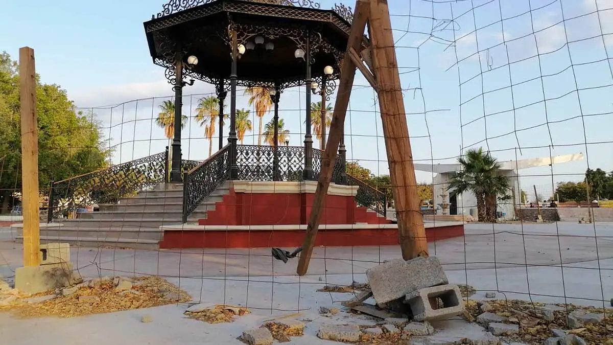 Plaza Miguel Hidalgo en obra negra