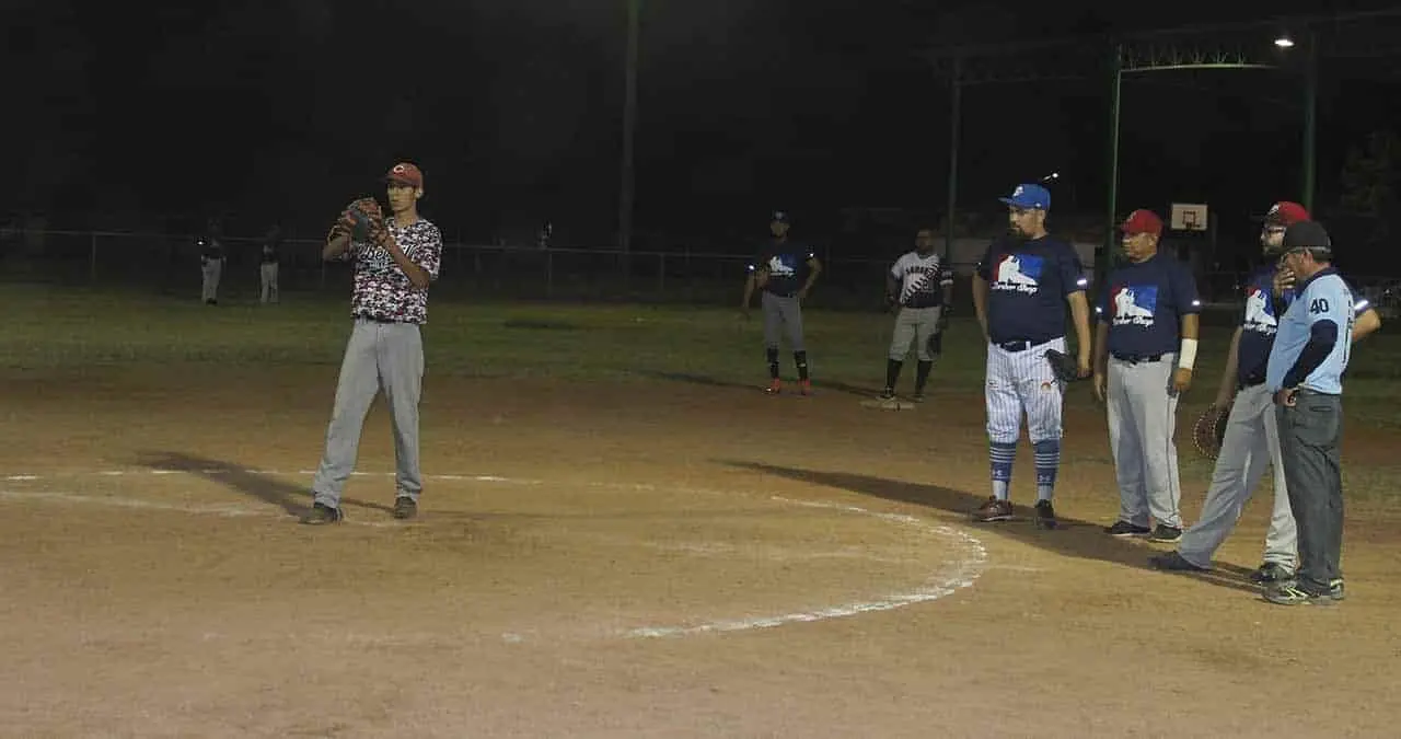 Arranca el Softbol de la Comunicación