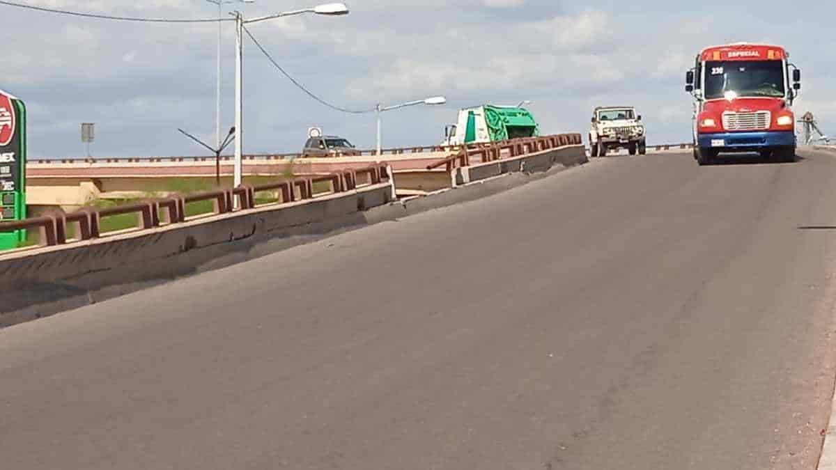 Mal estado de puente elevado preocupa a los automovilistas