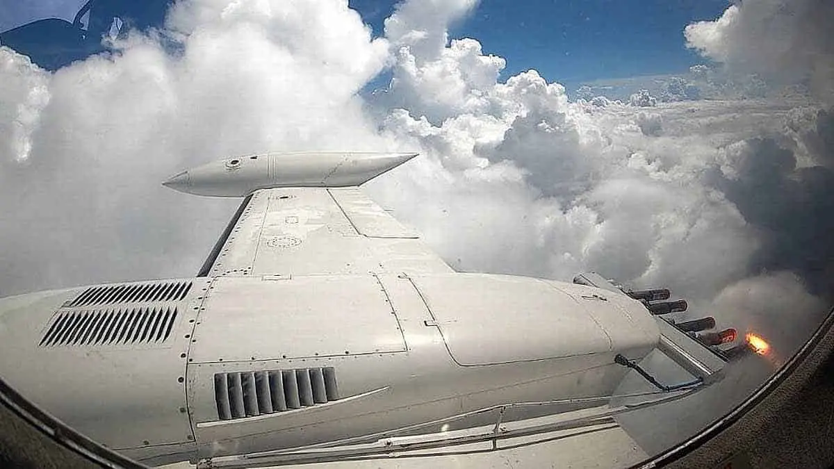 Inicia el bombardeo de nubes