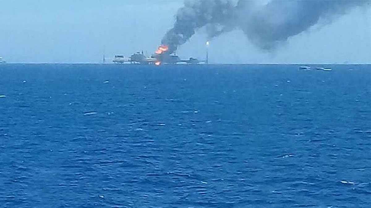 Explosión en plataforma petrolera de Pemex