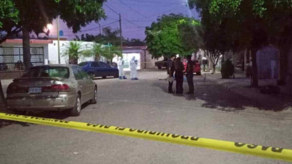 Policía discute con su esposa y mata a balazos a su suegra