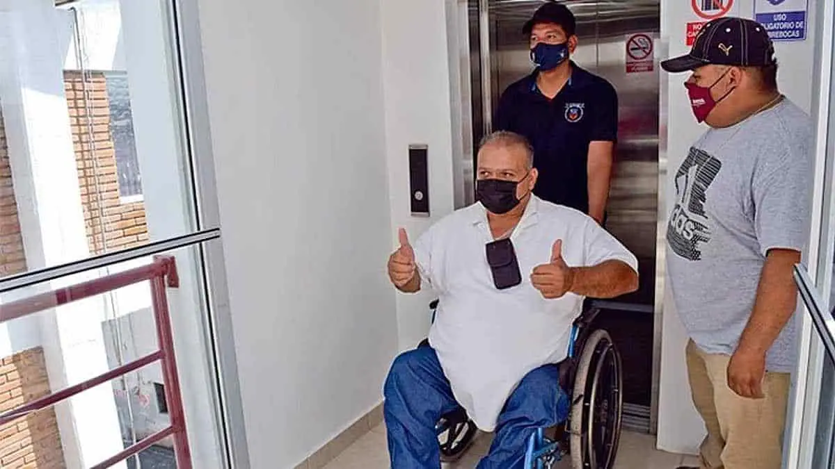 Inauguran polémica obra del elevador en Palacio Municipal de Navojoa