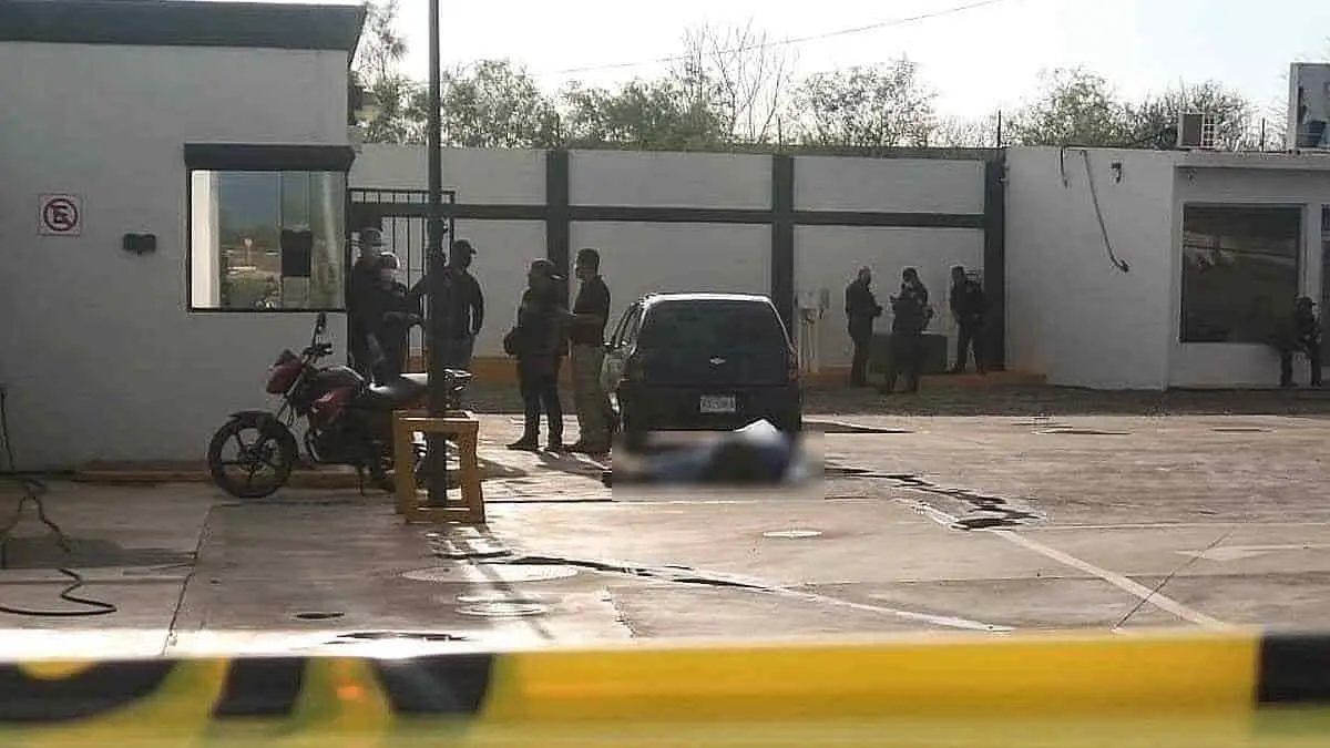 Ejecutan a empleado de gasolinera
