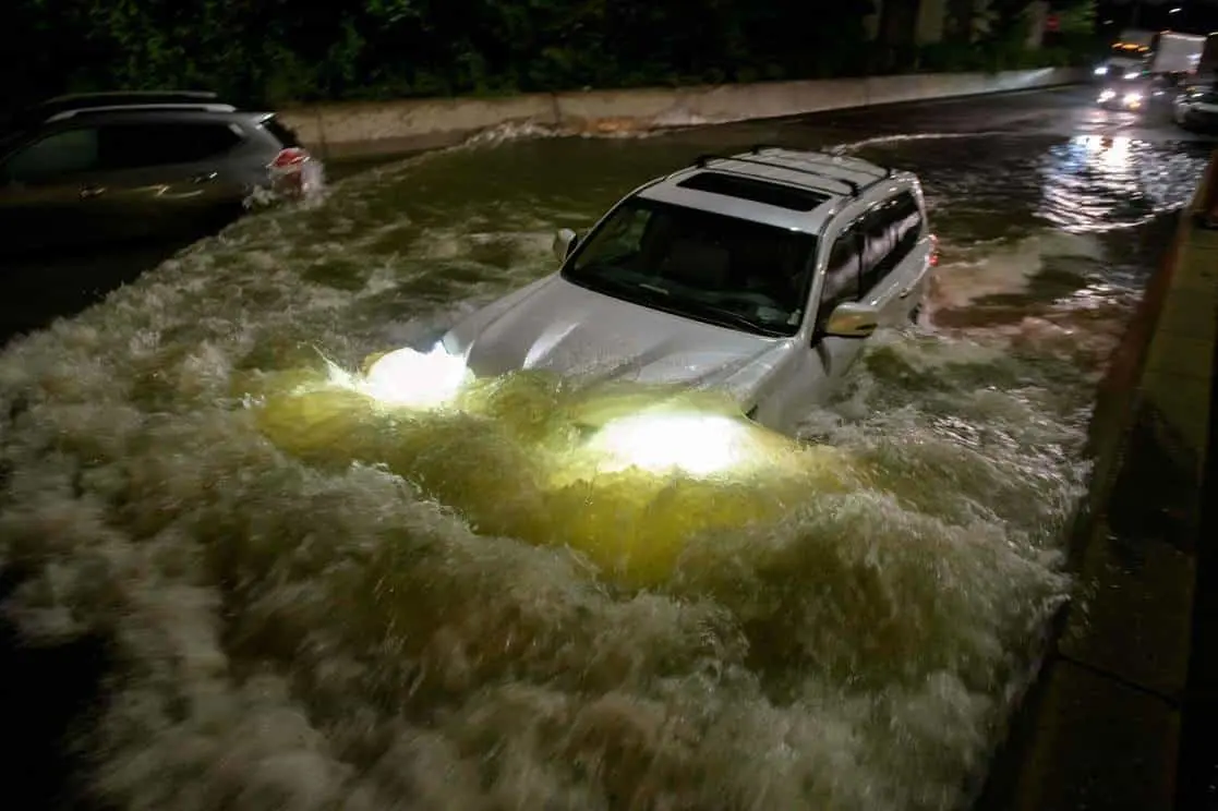 Graves inundaciones en Nueva York