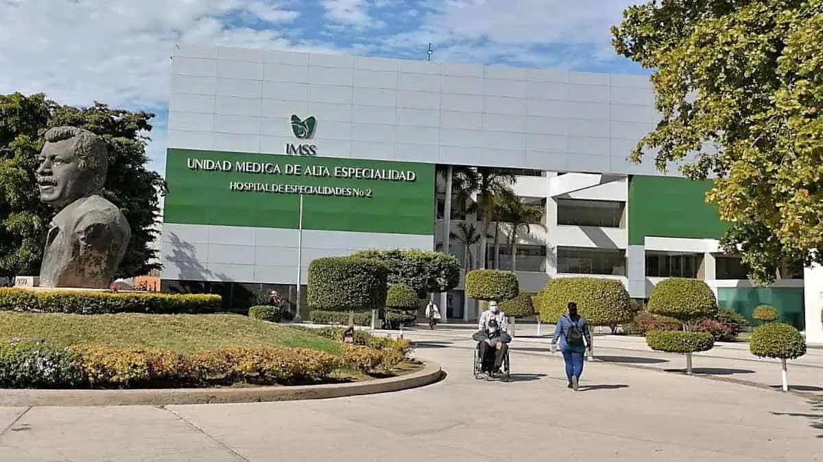 Buscan salida de emergencia