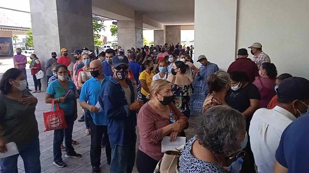 Caos por cancelación de vacunas para rezagados