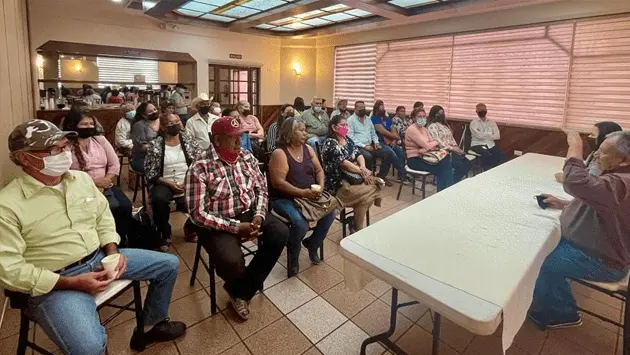 Capacitan a taxistas