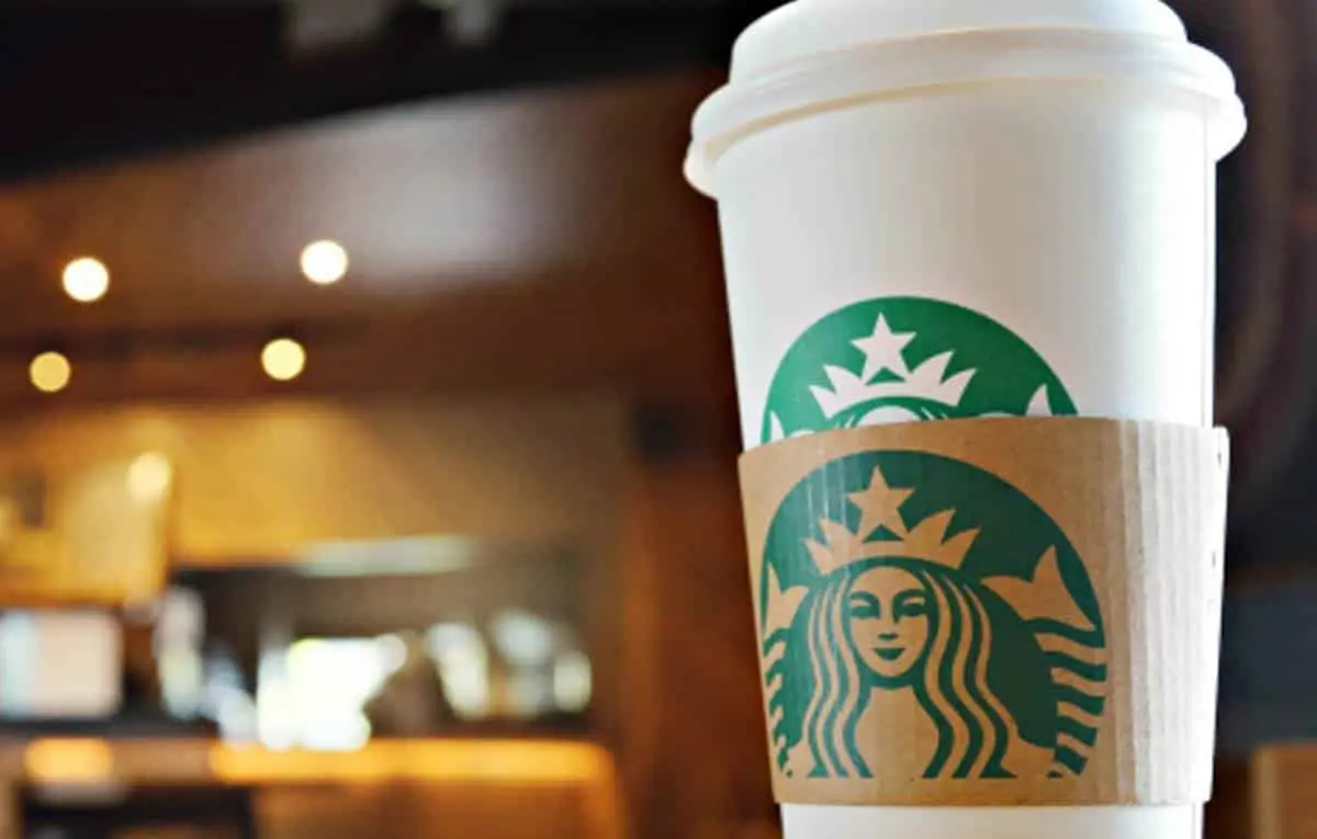 Empleado pudo contagiar a clientes de hepatitis B en Starbucks