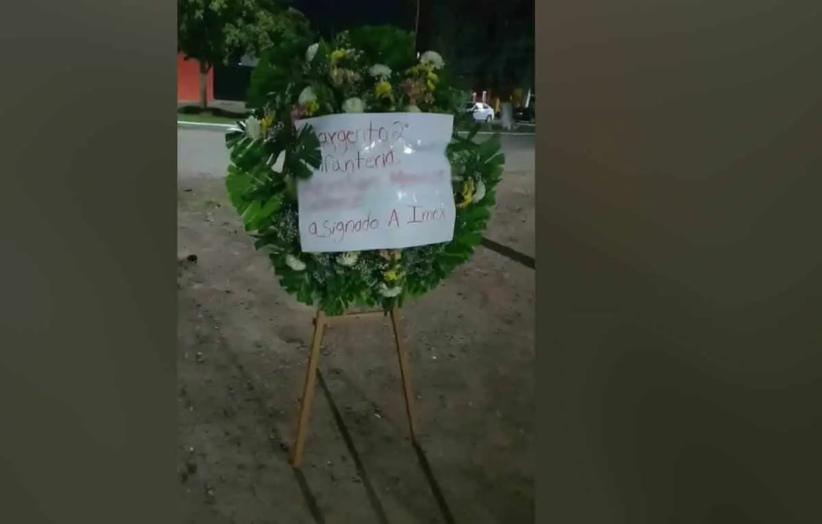 Dejan corona fúnebre a elemento de la GN en Plano Oriente