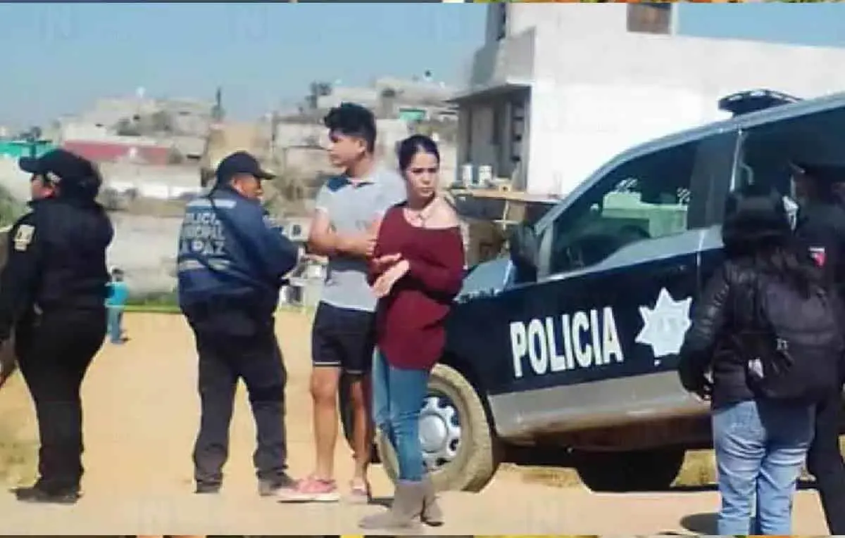 Dejó a su hermana a la escuela y al regresar a su casa la mataron