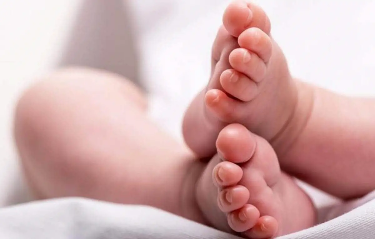 Abandonan a bebé en una caja con desgarradora nota 