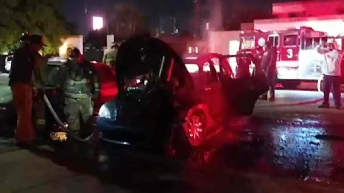 Queman auto en la Zona Norte
