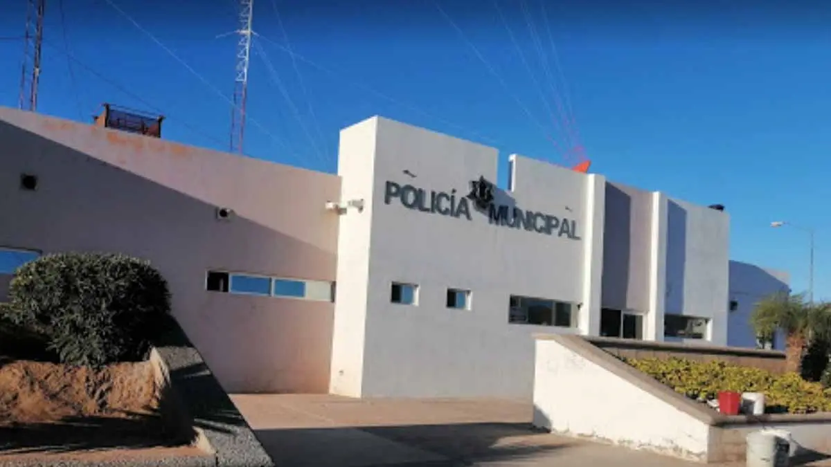 Muere hombre fuera de Comandancia de Policía
