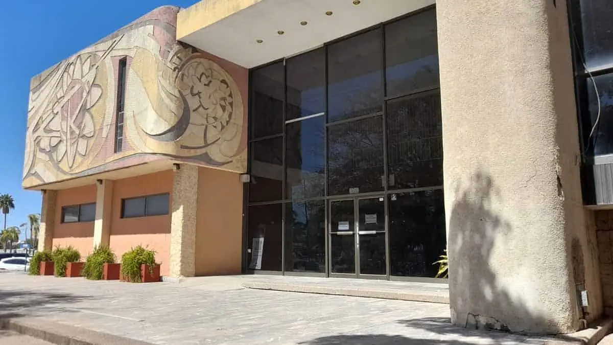 Biblioteca Pública Municipal en el abandono total