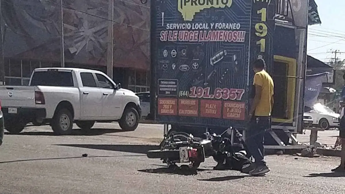 Embiste a motociclista y se se les peló Baltazar