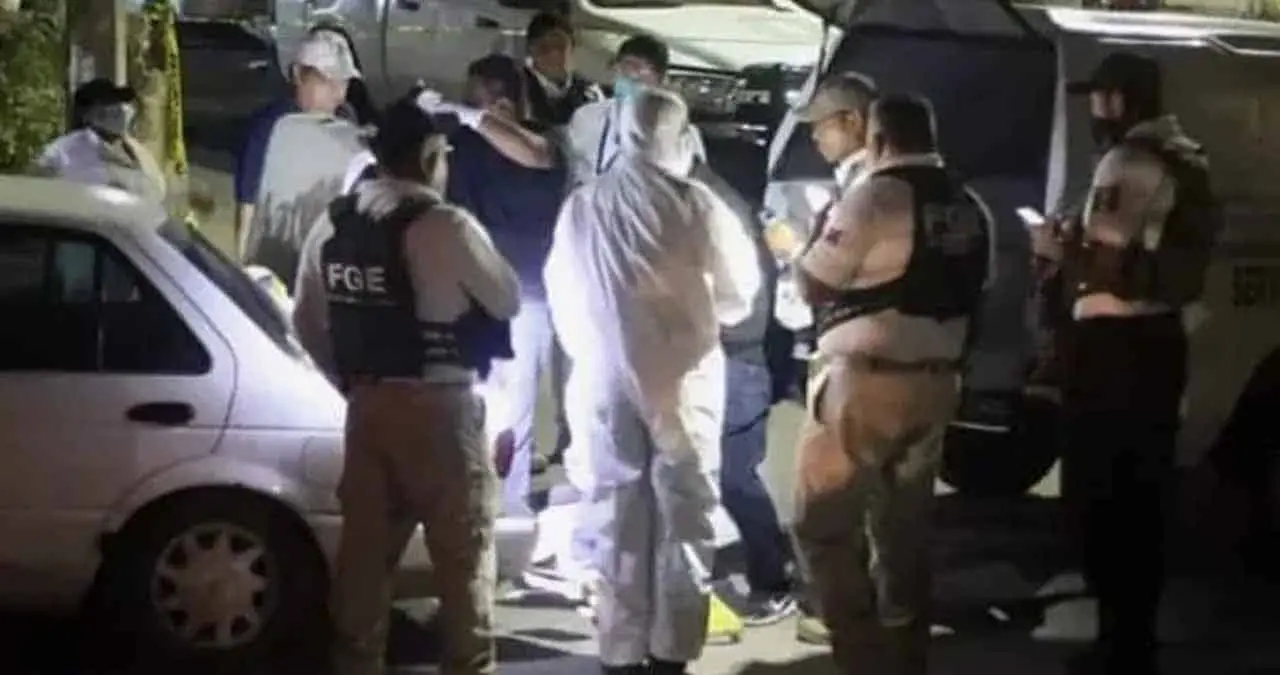 Localizan auto abandonado con cuatro cuerpos en Acapulco