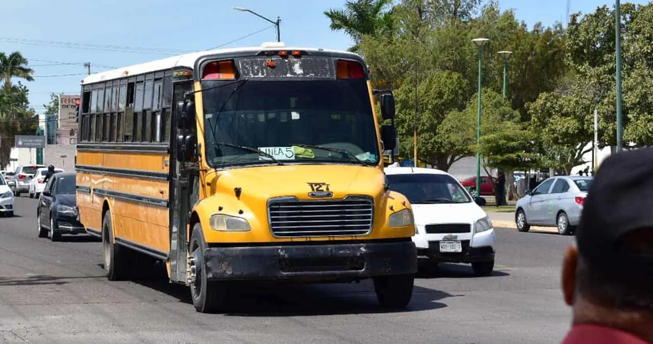 Taxis ruleteros, competencia desleal para Transporte Urbano