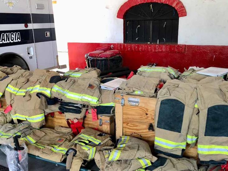 Entregan ambulancia a Bomberos de Álamos Entregan ambulancia a Bomberos de Álamos