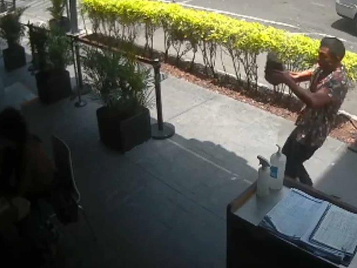 Acusan a taquería de no cubrir gastos tras a ataque a joven Acusan a taquería de no cubrir gastos tras a ataque a joven
