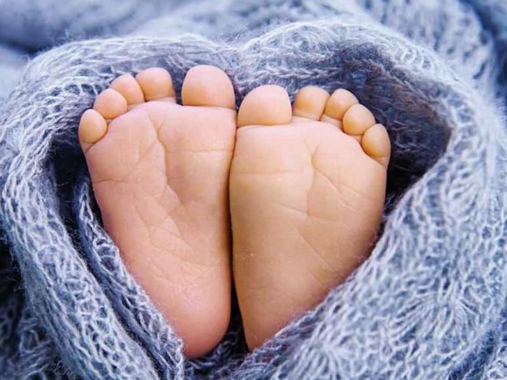 Mujer vestida de enfermera intenta robarse a recién nacida Mujer vestida de enfermera intenta robarse a recién nacida
