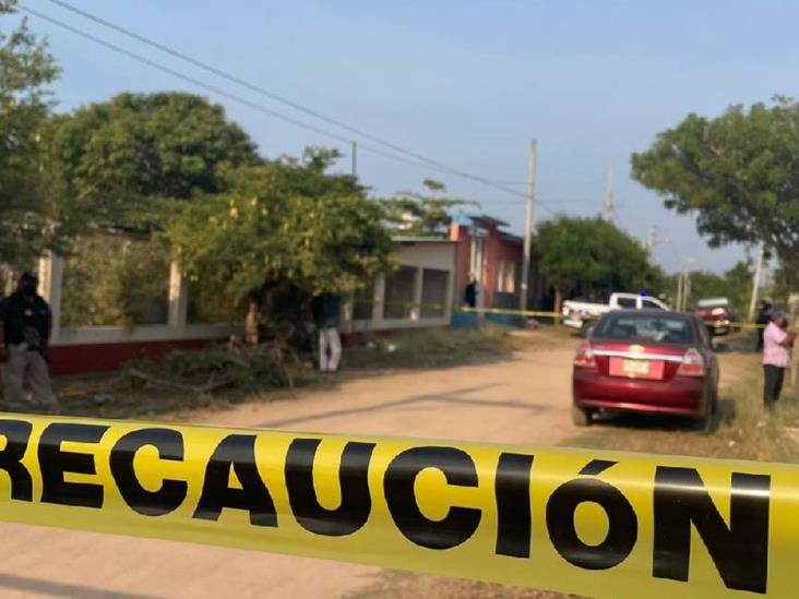 Madre envenena a sus cuatro hijos e intenta suicidarse Madre envenena a sus cuatro hijos e intenta suicidarse