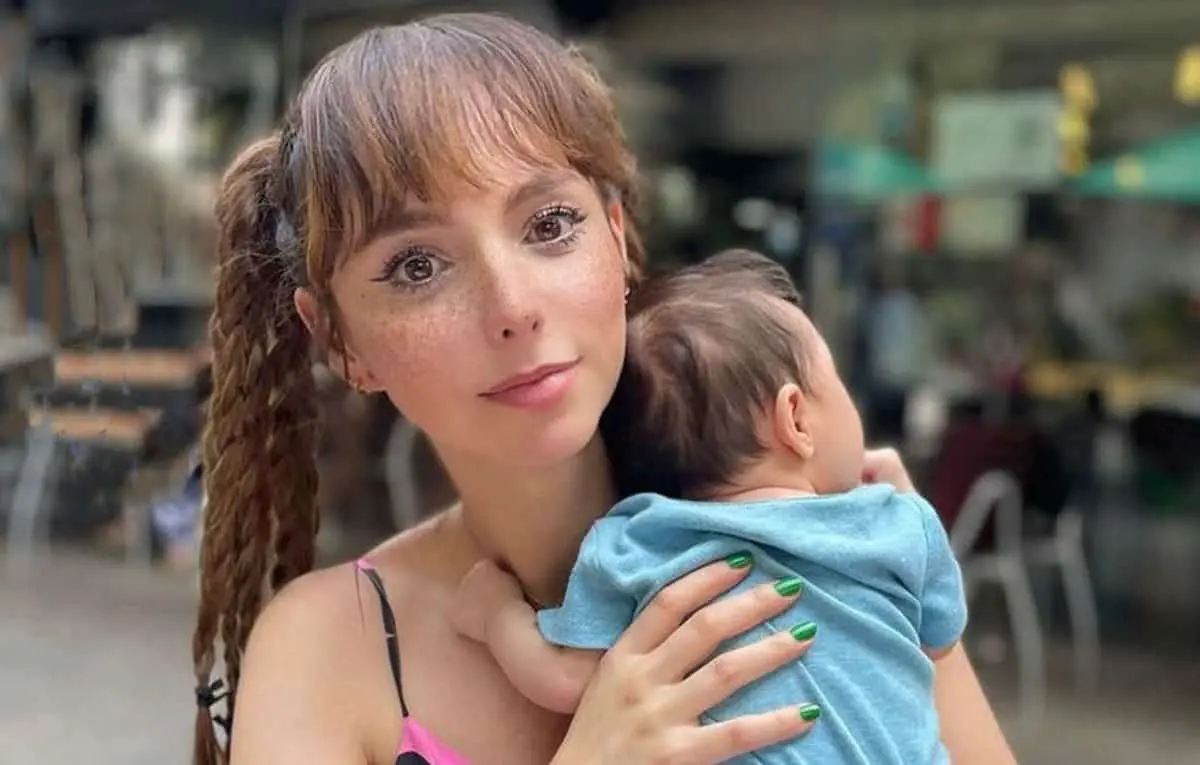 Natalia Téllez revela que pensó en abandonar a su hija