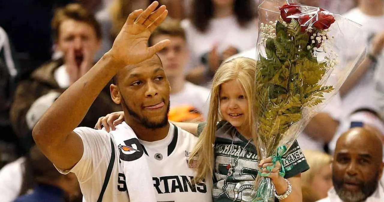 Muere exjugador de la NBA en tiroteo