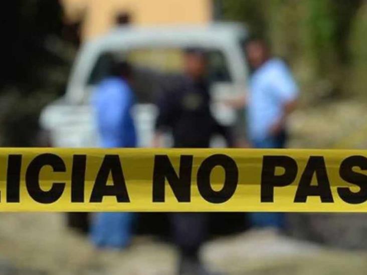 Abandonan camioneta con tres cuerpos en Cuernavaca Abandonan camioneta con tres cuerpos en Cuernavaca