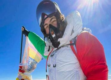 ¡Histórico!: Mexicano toca el piano en la cima del Éverest ¡Histórico!: Mexicano toca el piano en la cima del Éverest