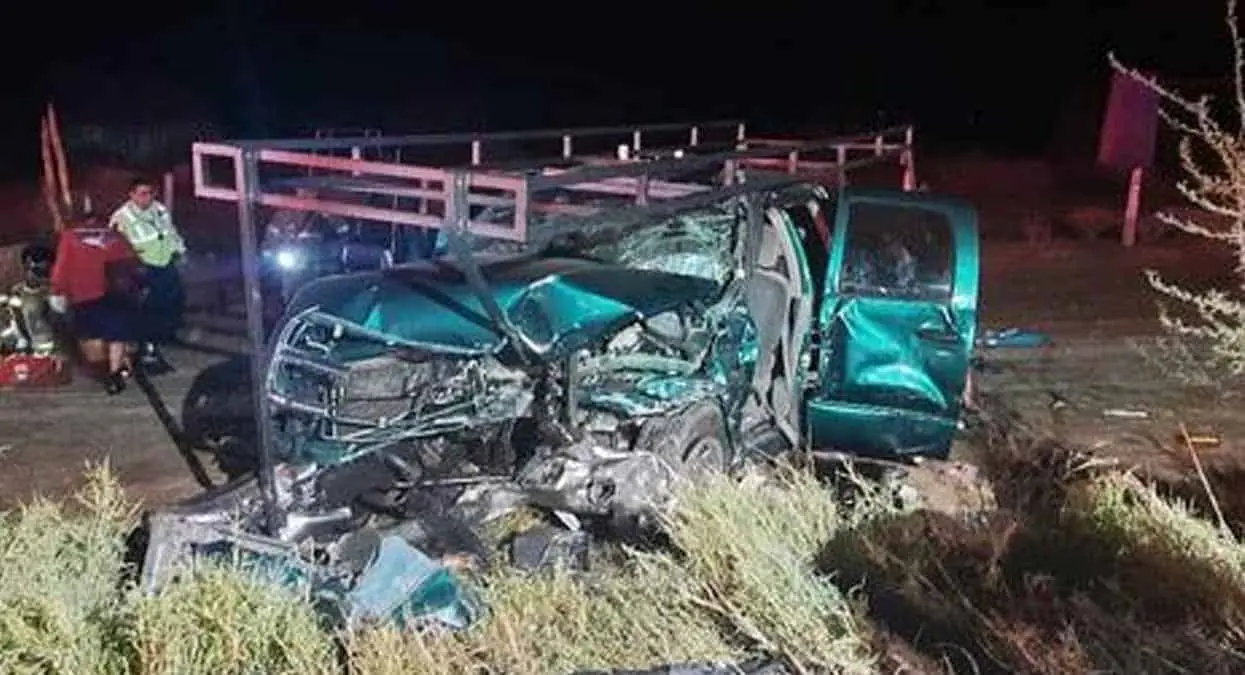 Mueren dos niños y un policía en accidente de tránsito