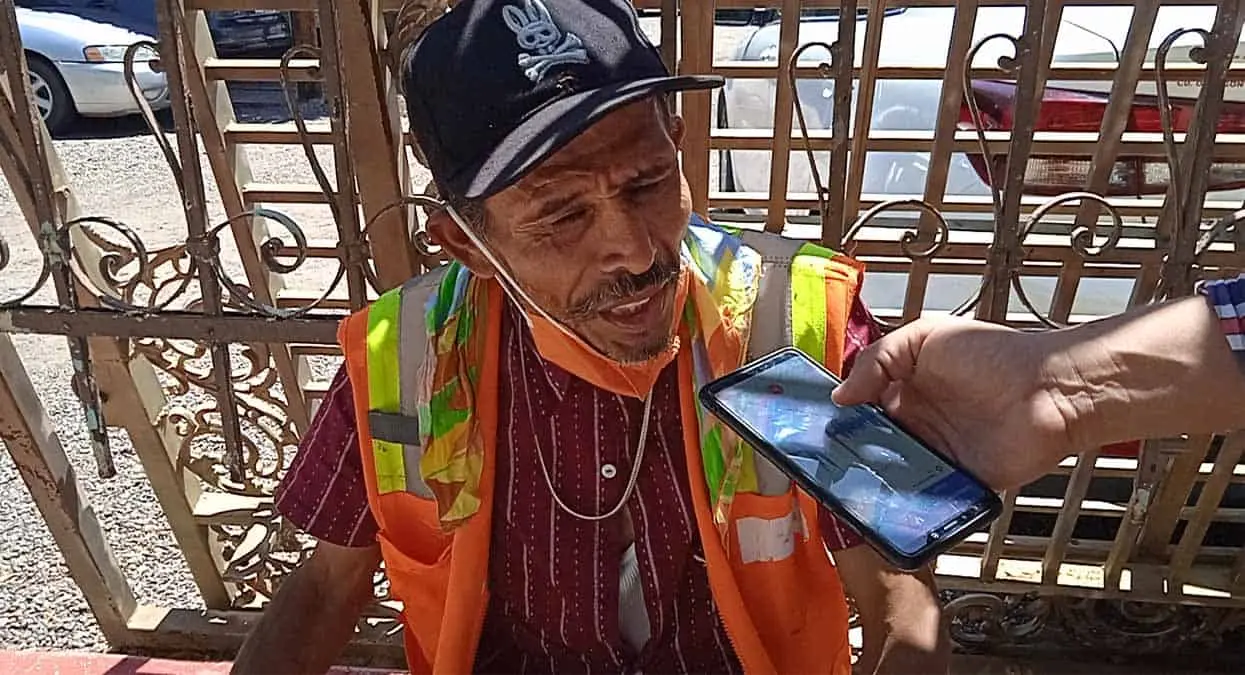 Lava carros con agua de aires acondicionados