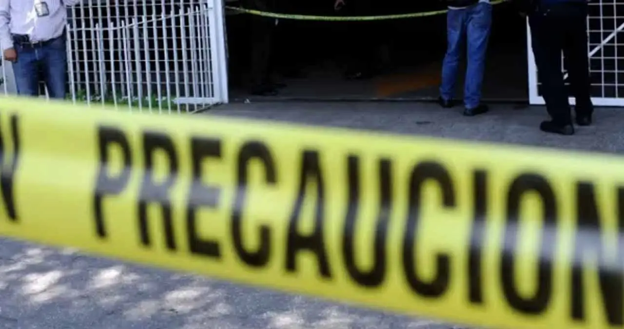 Localizan a mujer y sus dos hijos sin vida en su domicilio