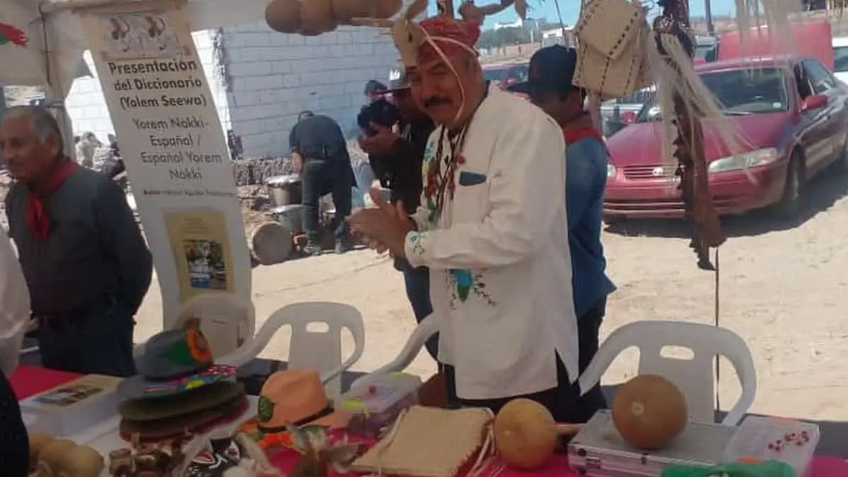 Exponen artesanías en Navojoa