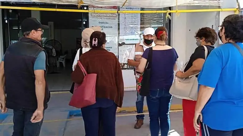 Pensionados del Bienestar, atentos al cambio de tarjetas BBVA
