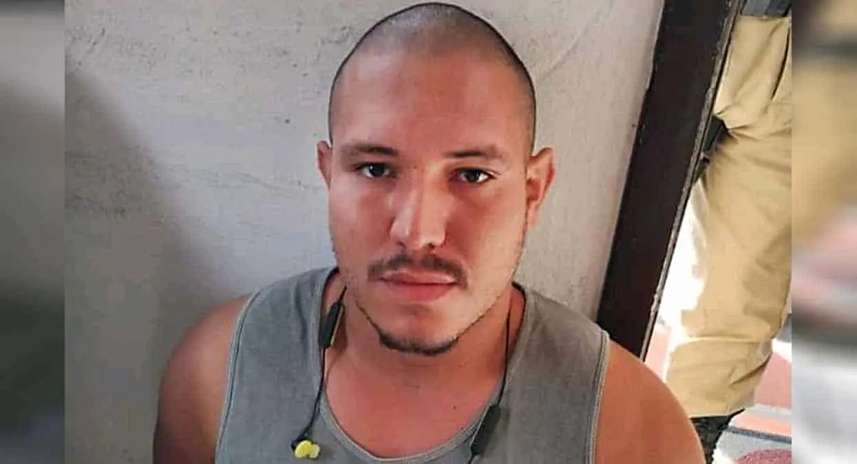 Sujeto asesina con hacha a 4 niños en guardería y lo detienen; dan el último adiós a los pequeños