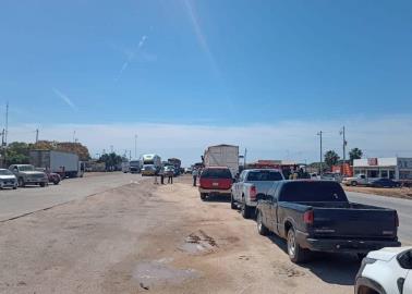 Productores de maíz y trigo de El Fuerte Mayo protestan en la carretera Sonora-Sinaloa