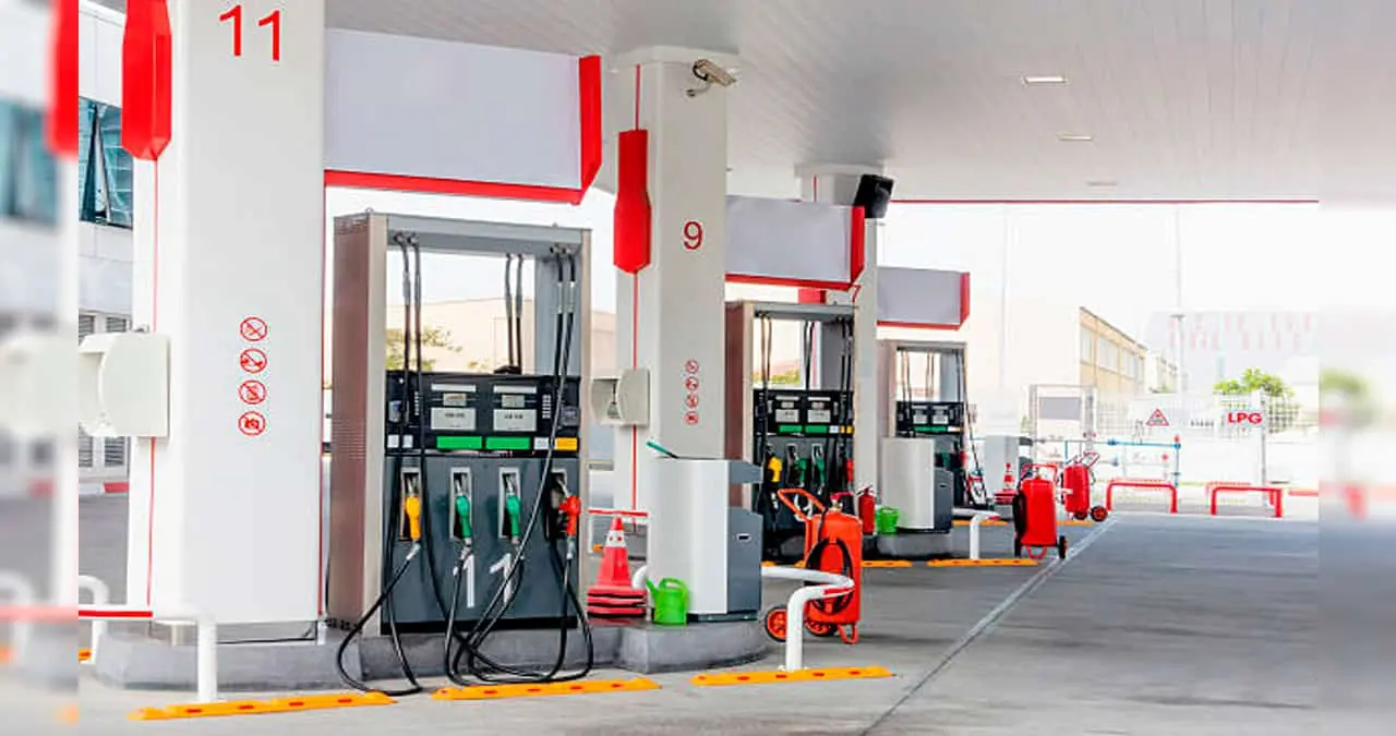 Profeco exhibe 3 marcas de gasolina como las más careras de México