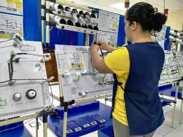 Mexicanos, los que más trabajaban, pero menos producen: Torreblanca
